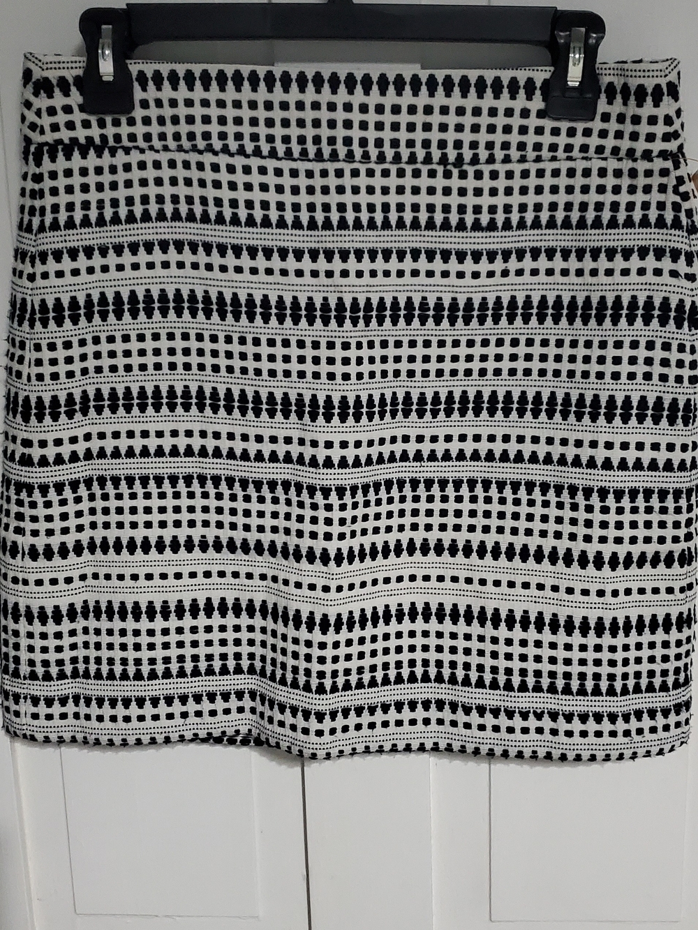 LOFT Black and White Geometric Mini Skirt
